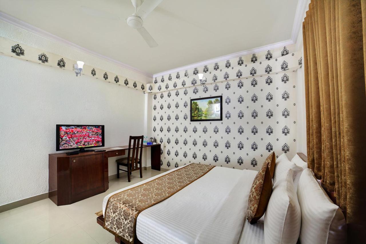 Hotel Voyagers 99 Bangalore Extérieur photo