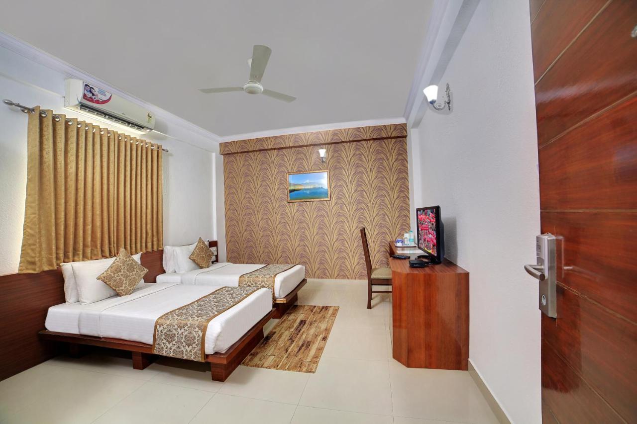 Hotel Voyagers 99 Bangalore Extérieur photo