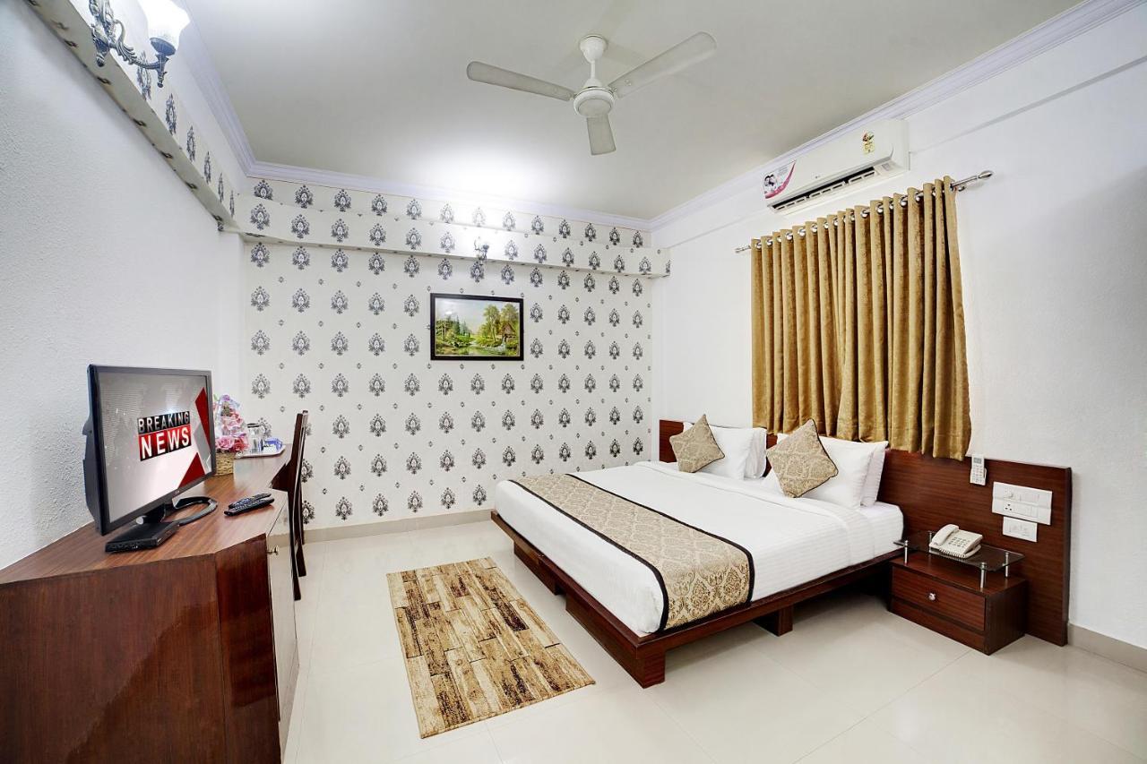 Hotel Voyagers 99 Bangalore Extérieur photo