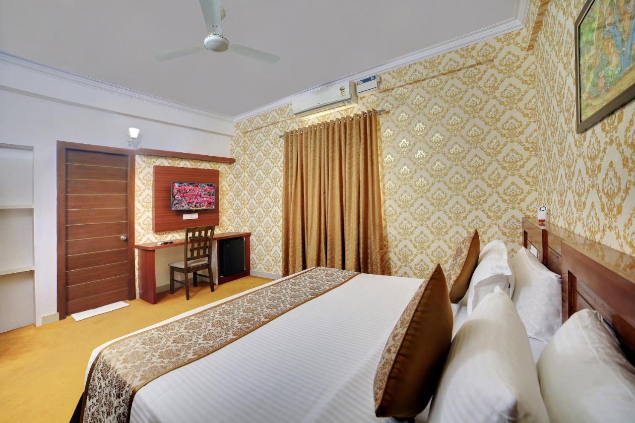 Hotel Voyagers 99 Bangalore Extérieur photo