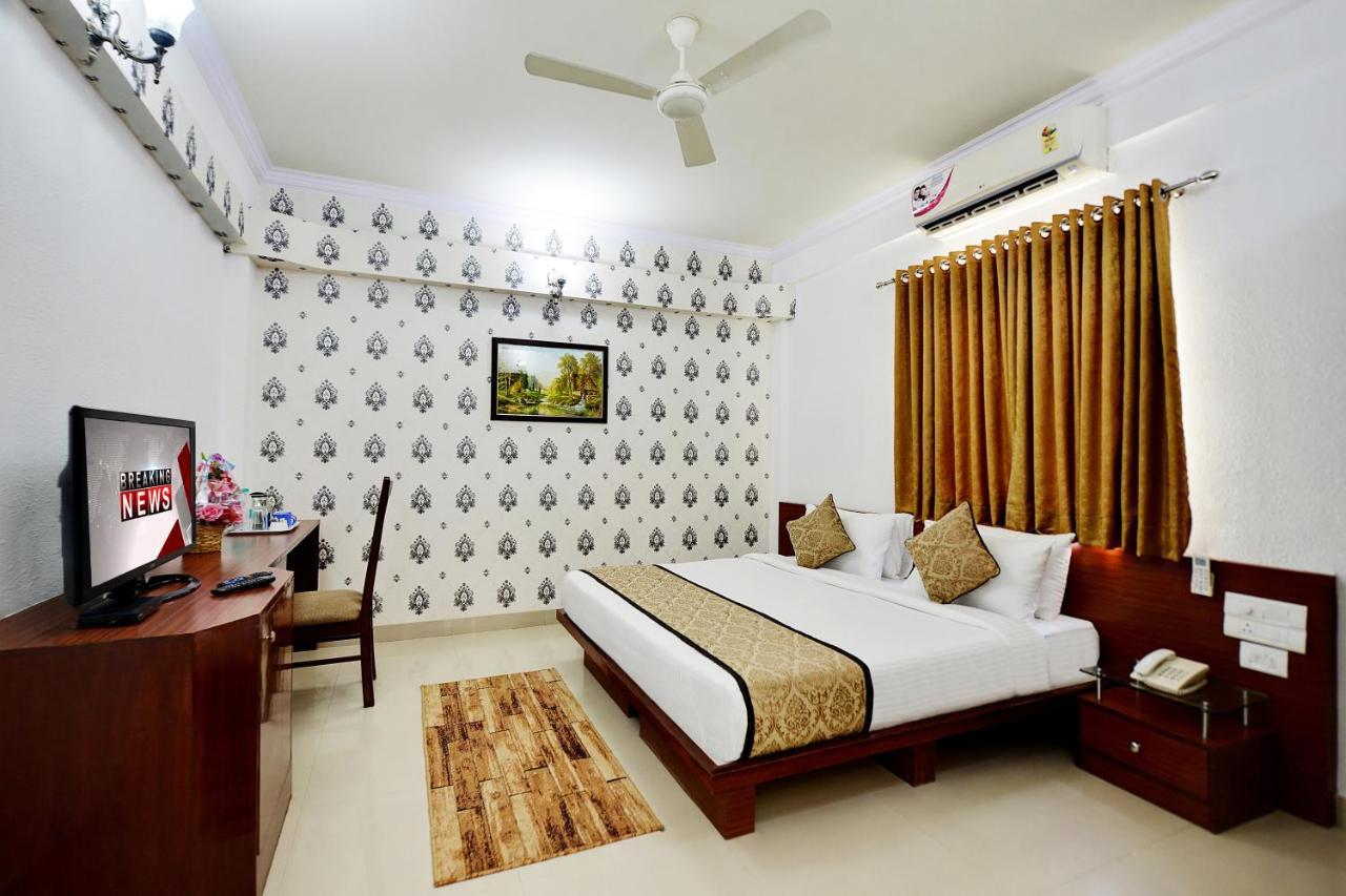 Hotel Voyagers 99 Bangalore Extérieur photo