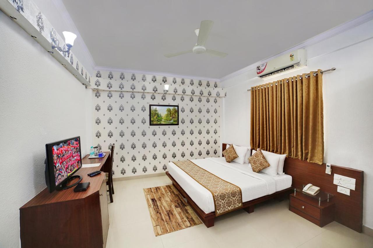 Hotel Voyagers 99 Bangalore Extérieur photo