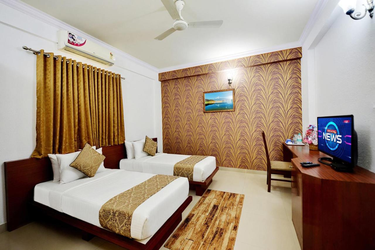 Hotel Voyagers 99 Bangalore Extérieur photo