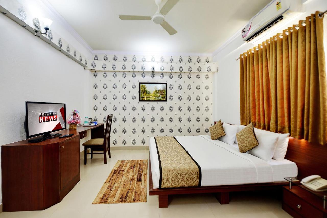 Hotel Voyagers 99 Bangalore Extérieur photo
