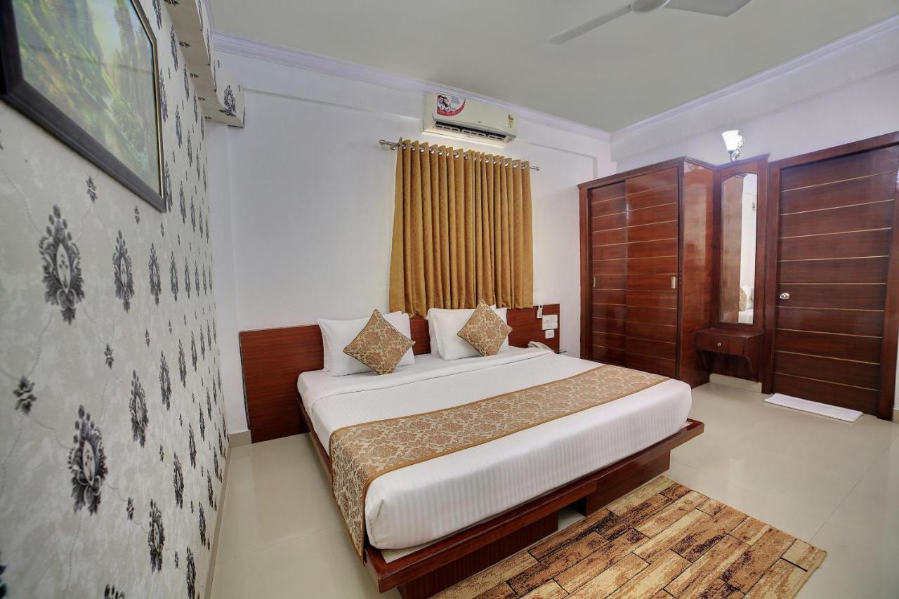 Hotel Voyagers 99 Bangalore Extérieur photo