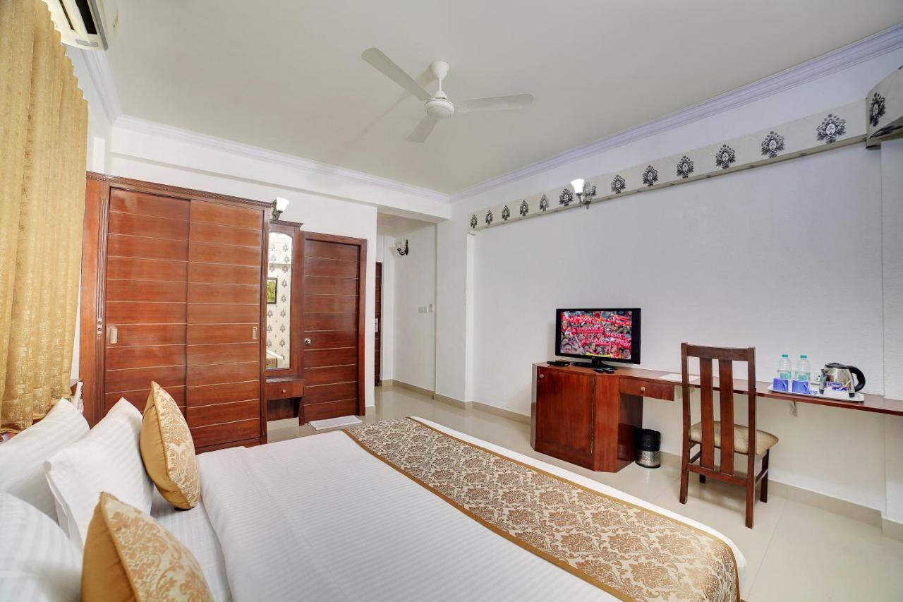 Hotel Voyagers 99 Bangalore Extérieur photo