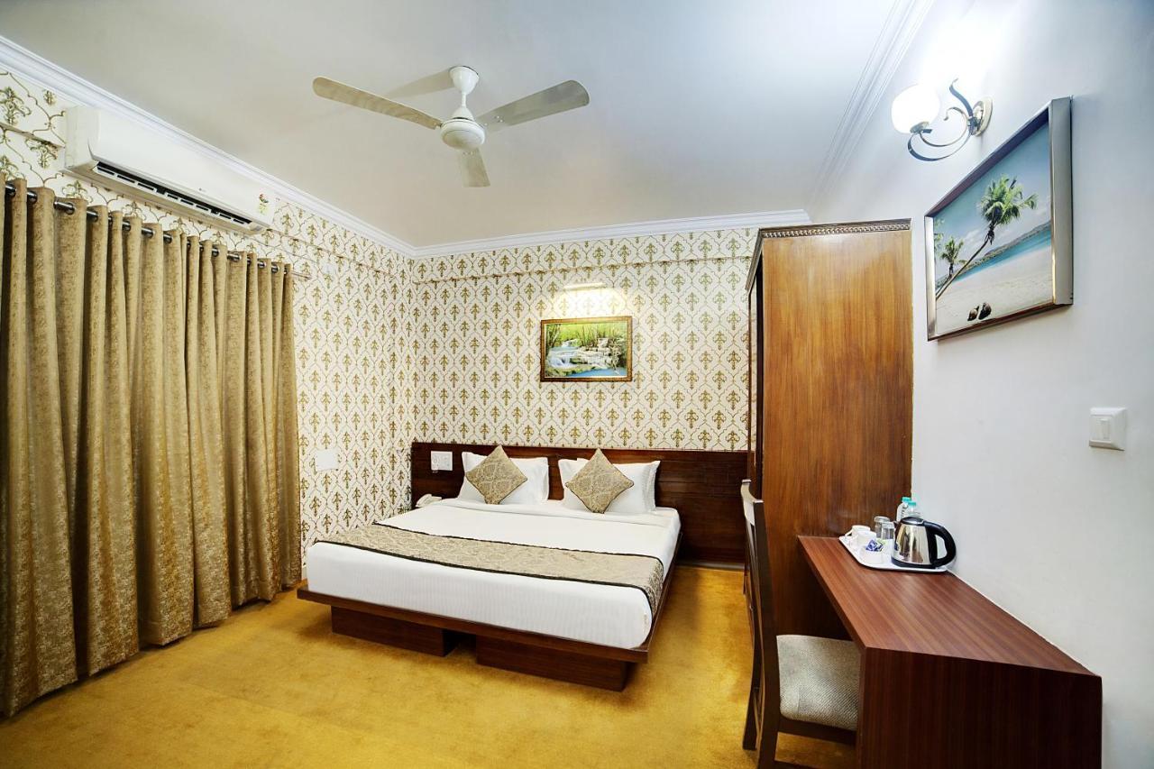 Hotel Voyagers 99 Bangalore Extérieur photo