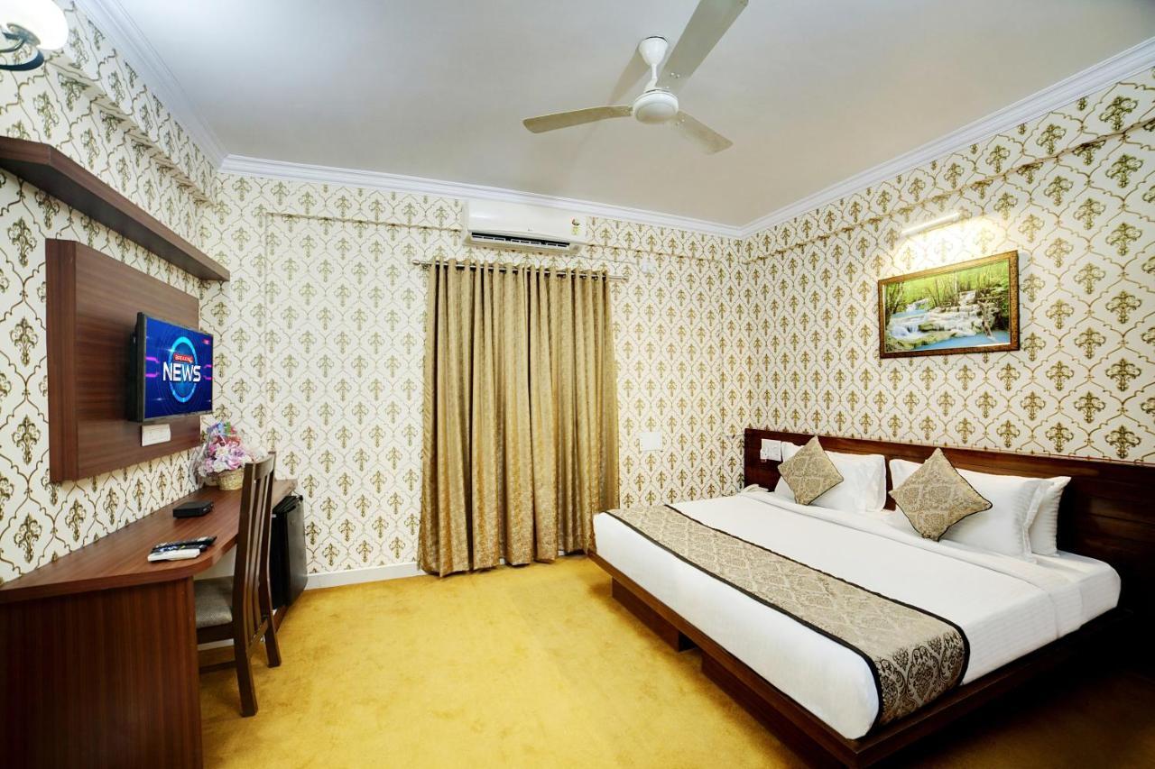 Hotel Voyagers 99 Bangalore Extérieur photo